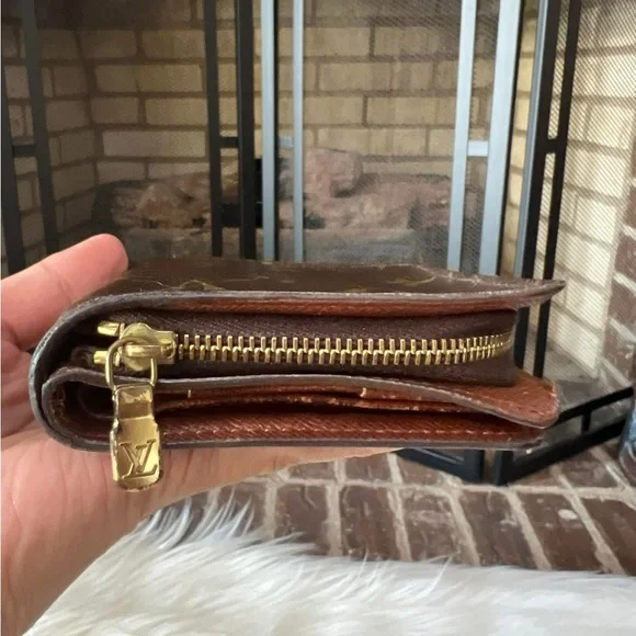 Louis Vuitton Monogram Wallet - Picture 14 of 16